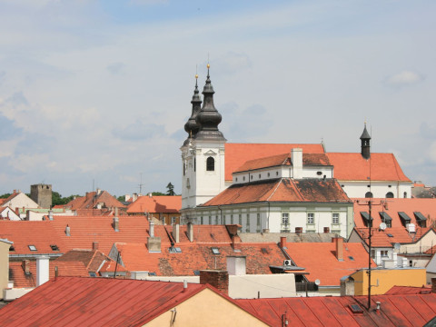 Znojmo, kostel sv. Kříže