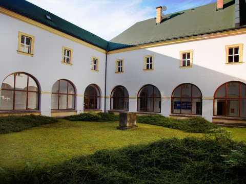 Jablonné v Podještědí, Poutní dům svaté Zdislavy